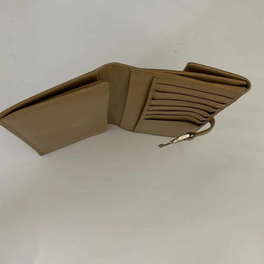Gucci Authentic Leather Wallet